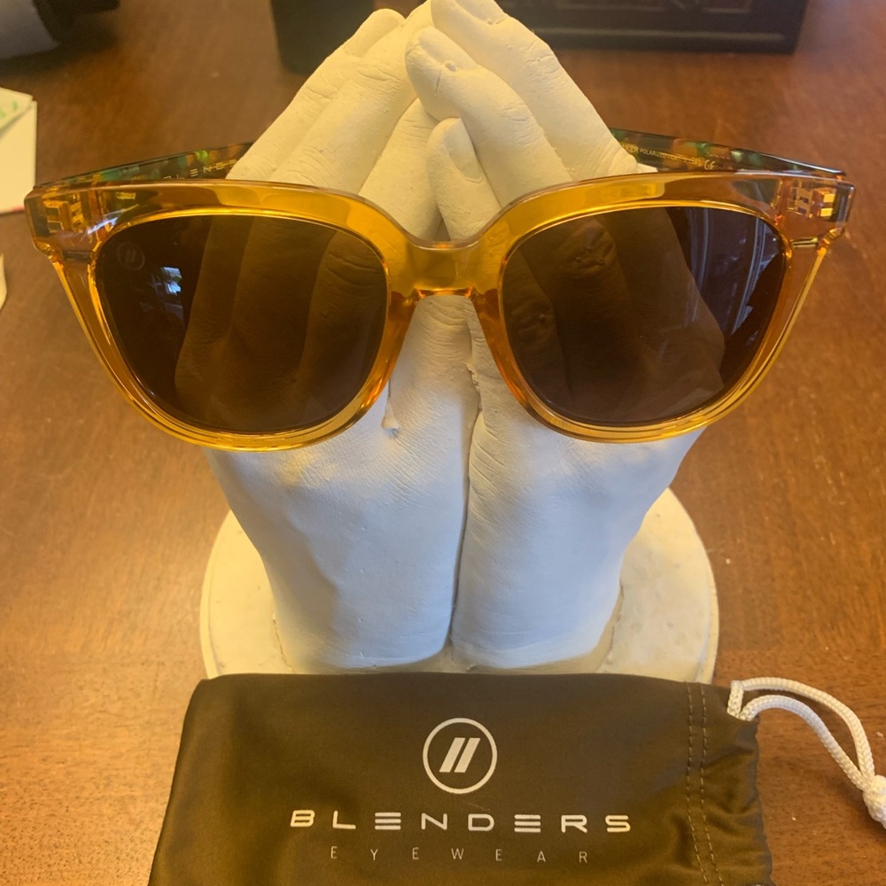 Blenders Style- grove, color - honey breaker